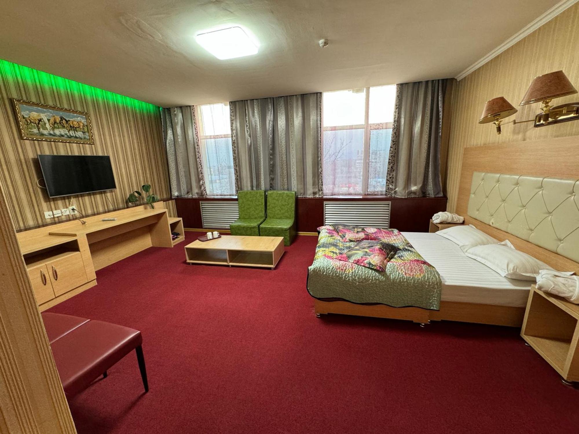 Zolotoi Drakon Hotel 알마티 외부 사진