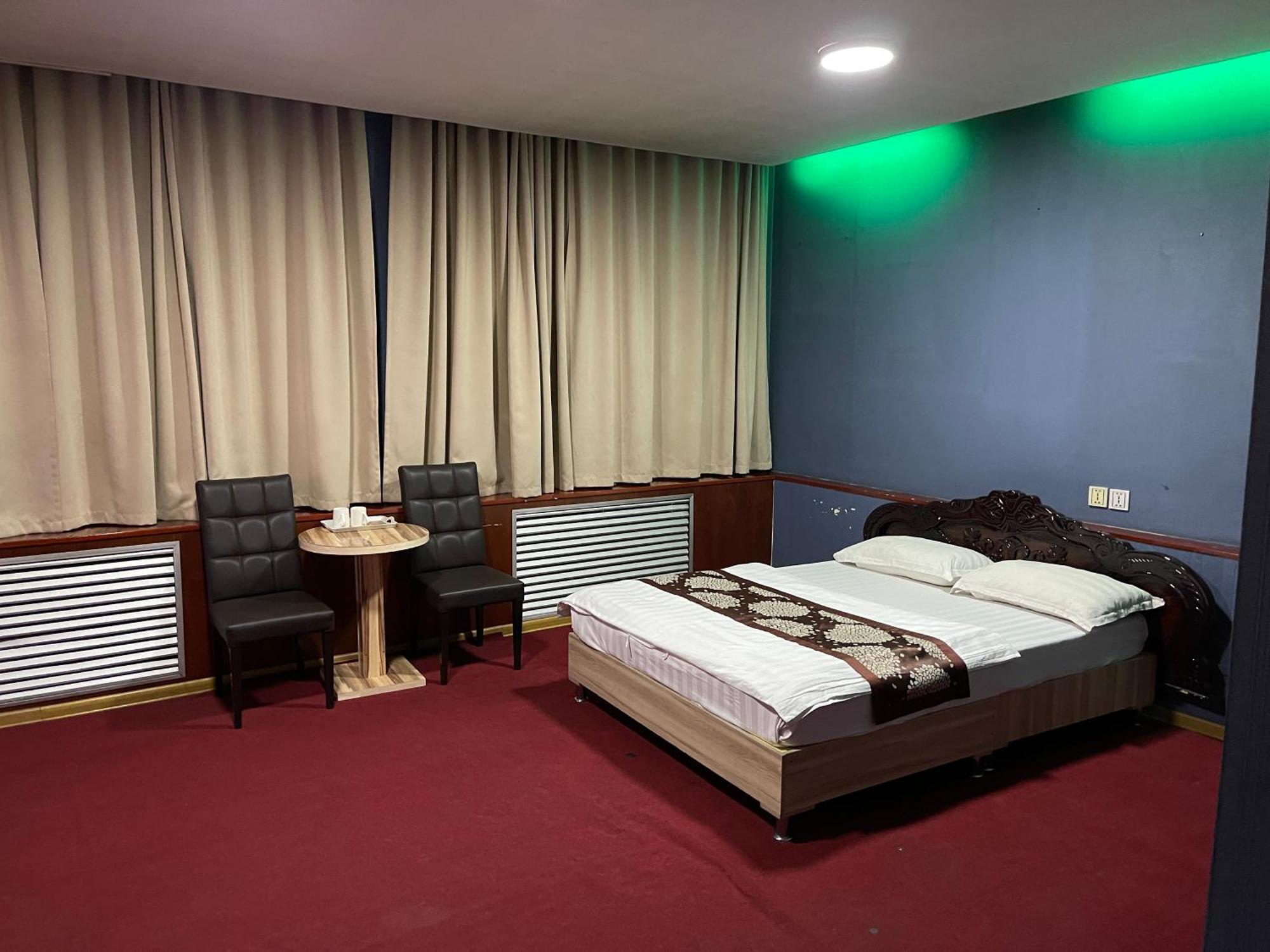 Zolotoi Drakon Hotel 알마티 외부 사진