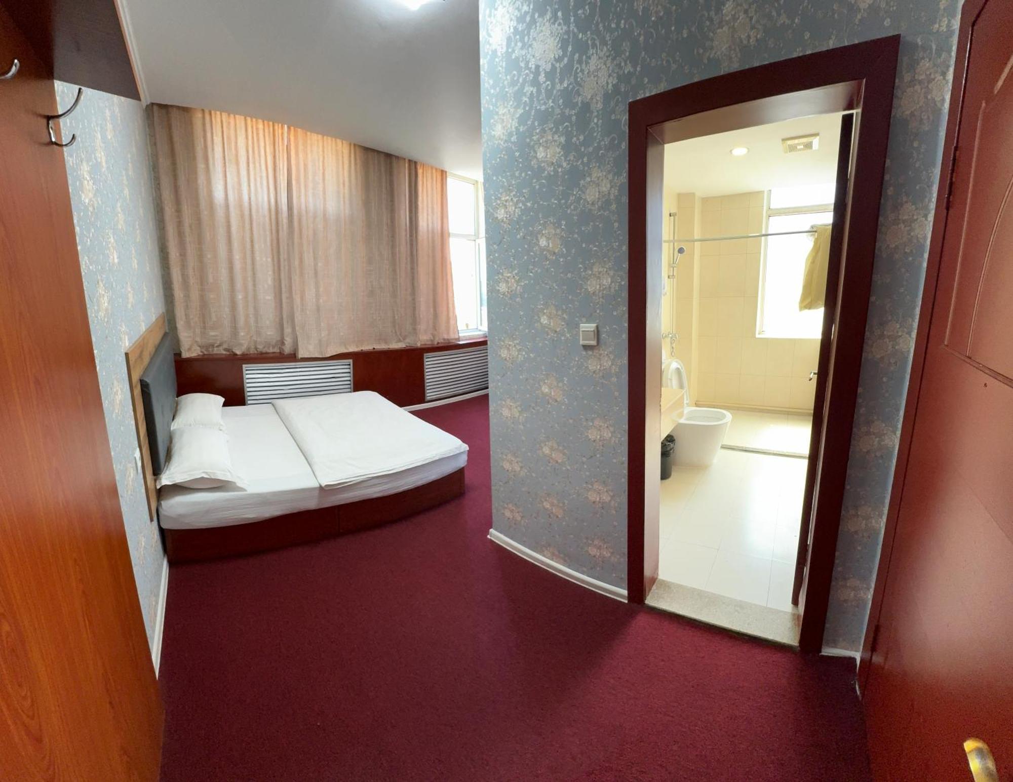 Zolotoi Drakon Hotel 알마티 외부 사진