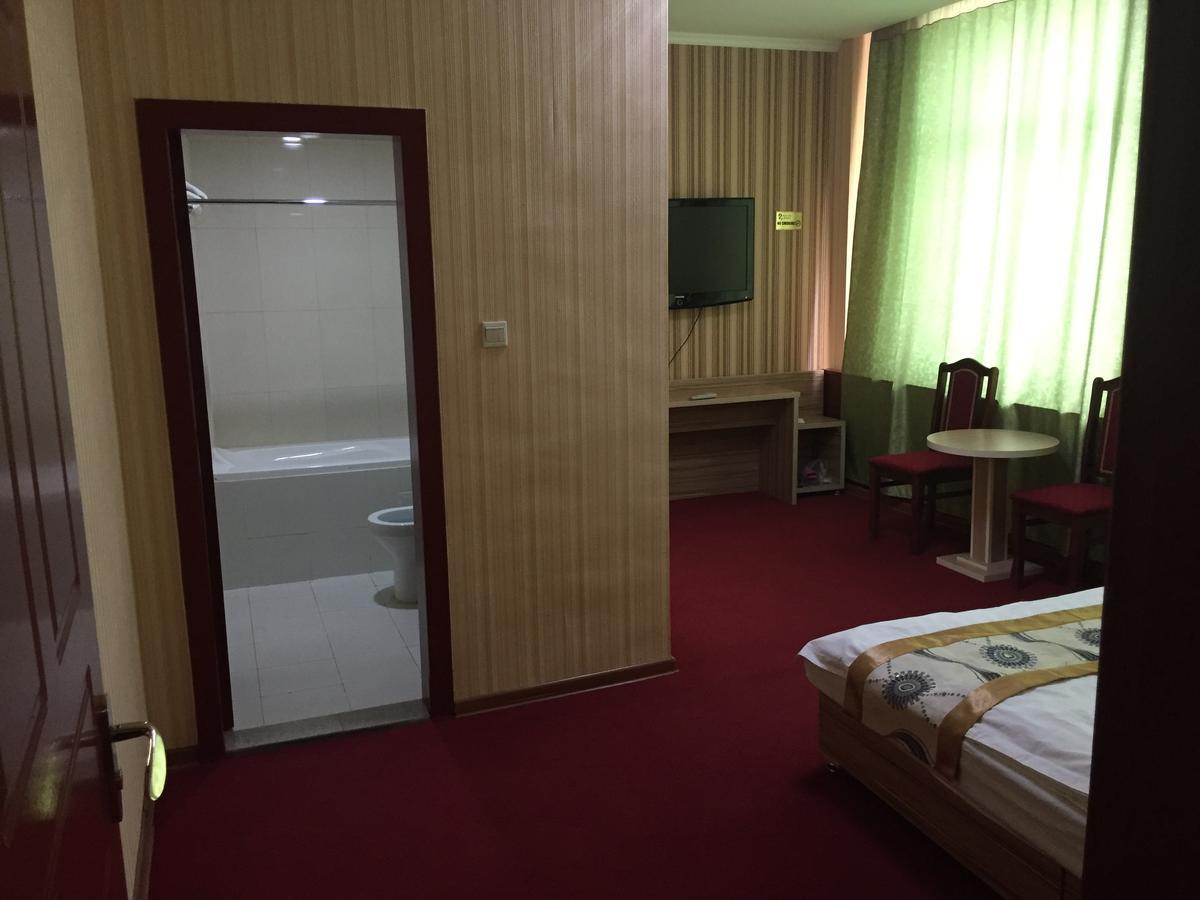 Zolotoi Drakon Hotel 알마티 외부 사진