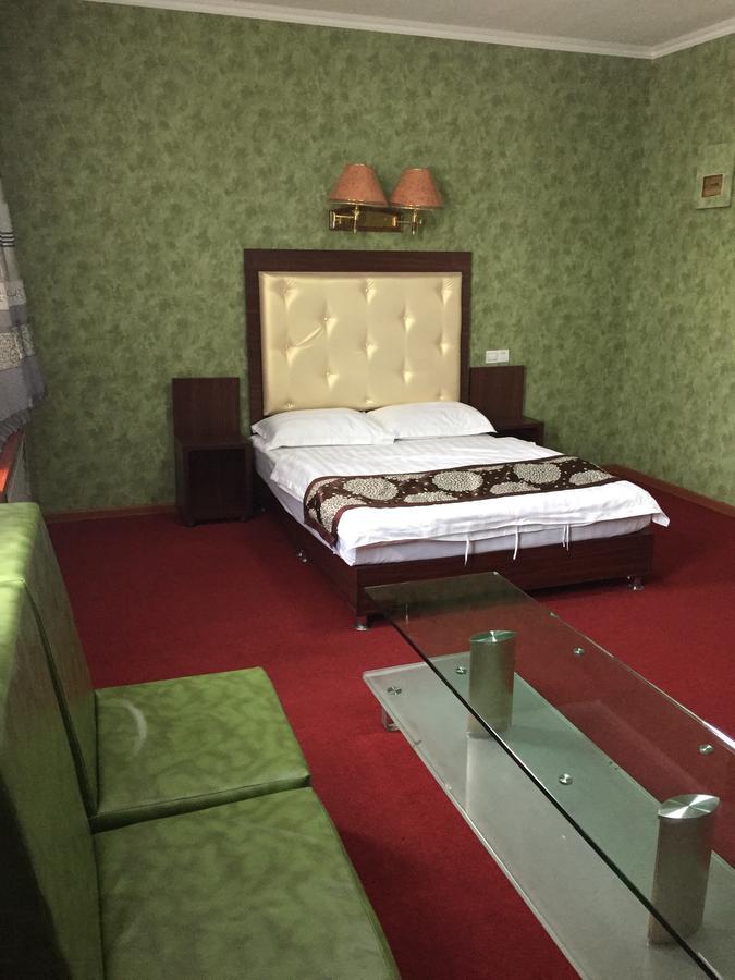 Zolotoi Drakon Hotel 알마티 외부 사진